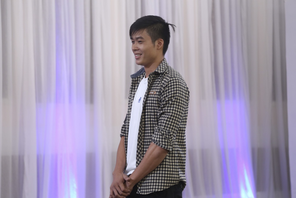 Thi sinh nam bi giam khao Top Model nham la MC tiec cuoi hinh anh