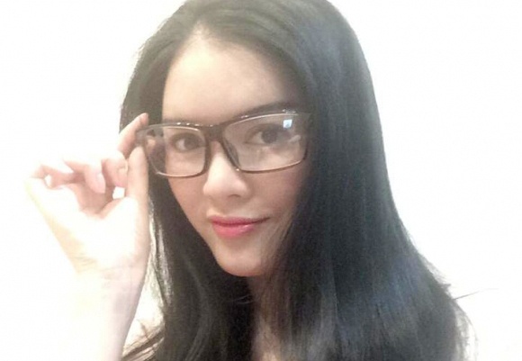 Ly Nha Ky bi che xau khi khoe anh mat moc hinh anh