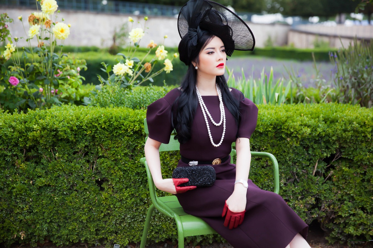 Ly Nha Ky lam cong nuong kieu sa tren duong pho Paris hinh anh