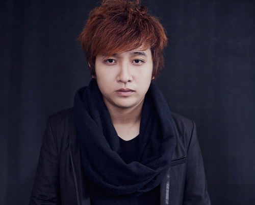 Yanbi len tieng xin loi cong dong nguoi LGBT hinh anh