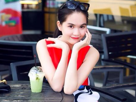 Ha Ho, Ngoc Trinh mac doi thuong sanh dieu nhat tuan qua hinh anh