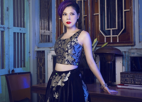 Bup be Thanh Thao tu tin dien crop-top lo eo kem thon hinh anh