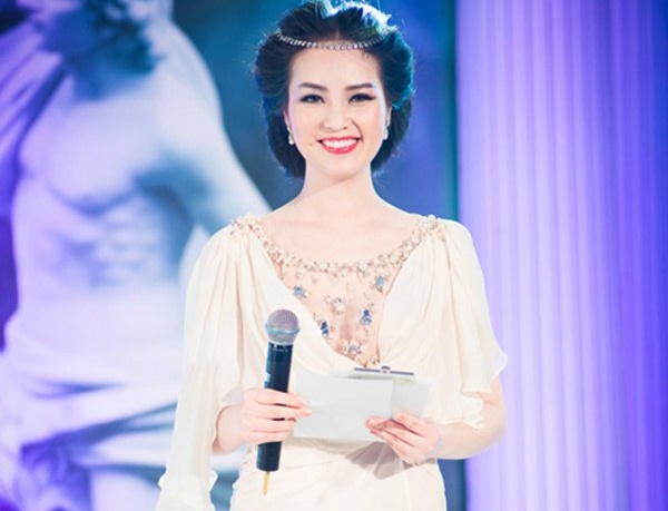 Top MC nu mac quyen ru nhat tren cac san khau Vbiz hinh anh