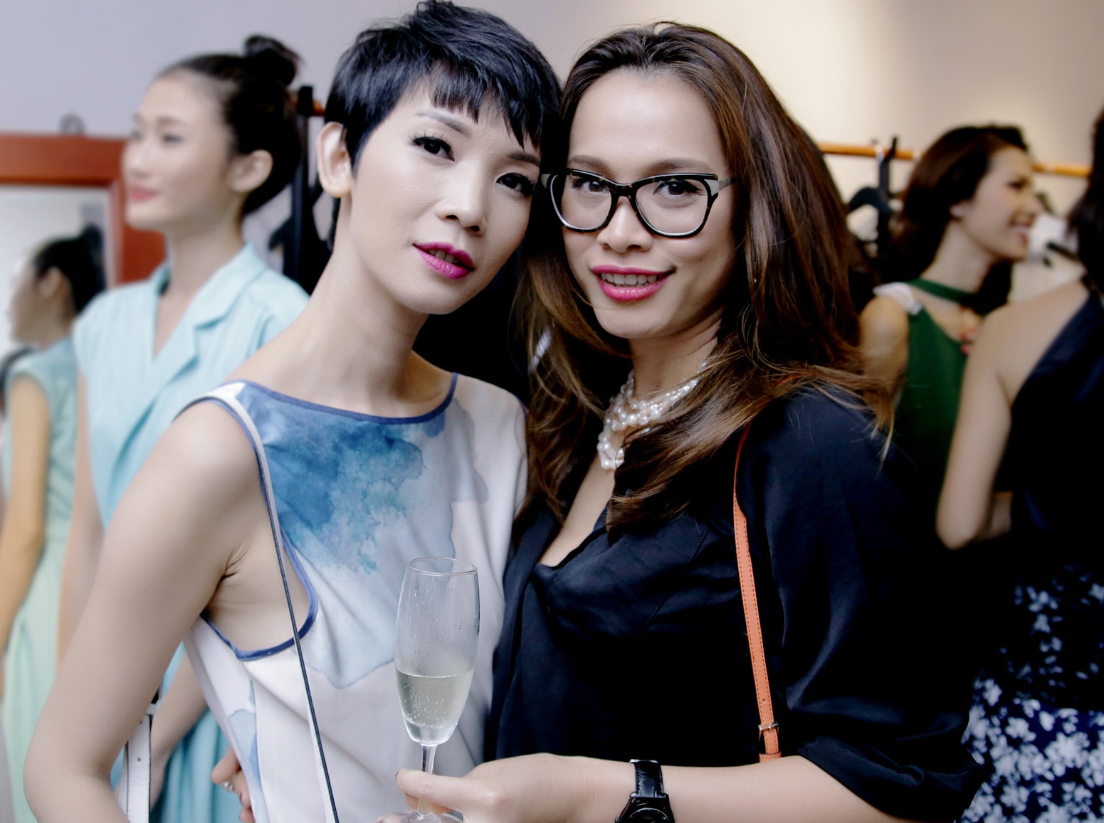 Hoa hau Ngoc Khanh dep man ma tai xuat showbiz hinh anh