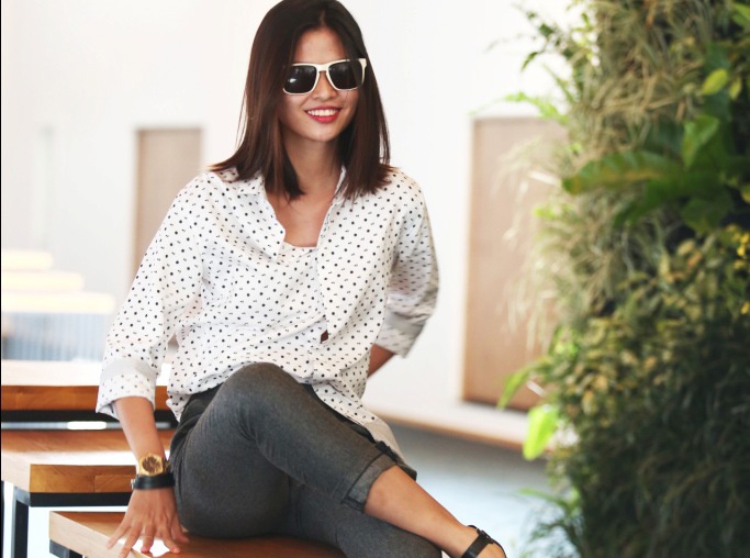 Nguoi mau mac sanh dieu phia hau truong tap luyen Elle Show hinh anh