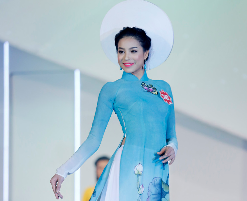 Thi sinh Hoa hau phia nam duyen dang ao dai da sac mau hinh anh