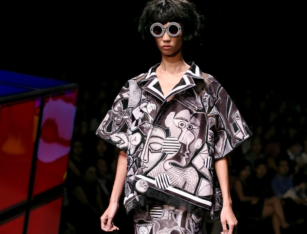 Hoa tiet tranh Picasso nhay mua trong BST cua Cong Khanh hinh anh