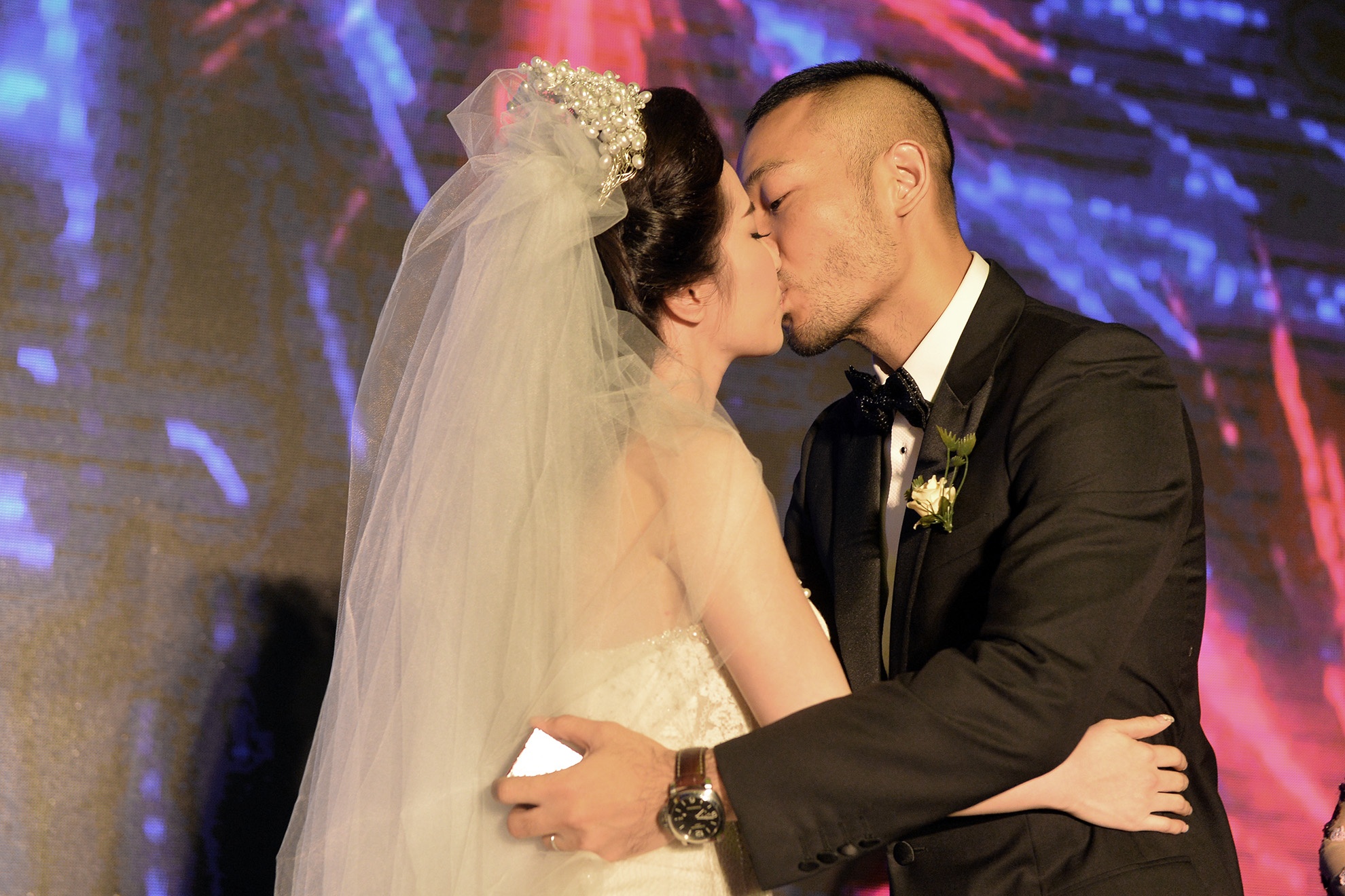 Quynh Nga - Doan Tuan khoa moi say dam trong tiec cuoi hinh anh