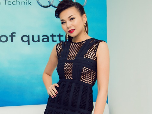 My nhan Viet mac ho bao lam tam diem tham do tuan qua hinh anh