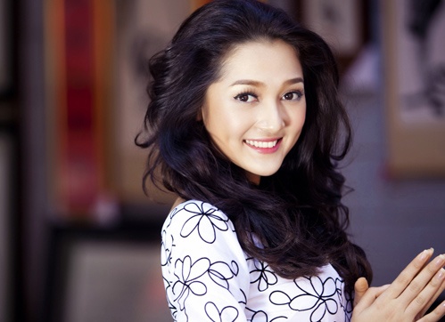 Bao Anh tung khoc vi mot doi giay hinh anh