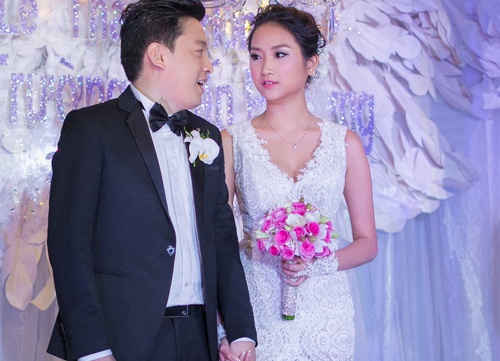 Vay cuoi gia re trong dam cuoi xa hoa cua sao Viet hinh anh