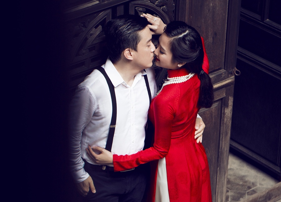 Lam Truong hon vo 9x trong anh cuoi phong cach hoai co hinh anh