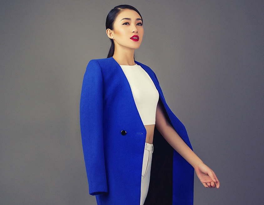 Ung vien sang gia Hoa hau Viet Nam sanh dieu voi ao khoac ho hinh anh