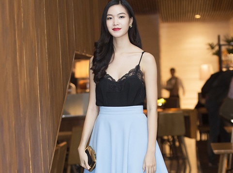 Sao Viet dua nhau mac vay ngu len tham do Tuan le thoi trang hinh anh