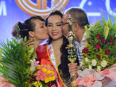 Hoa hau Viet Nam tiet lo ly do trung ten voi MC Ky Duyen hinh anh