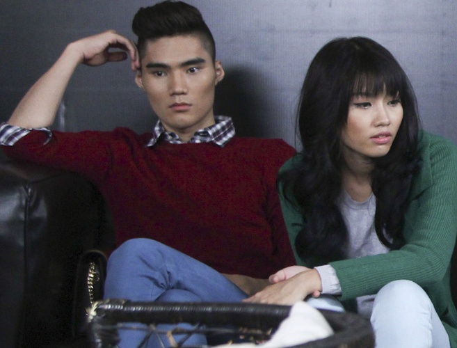 Nghi van thi sinh Next Top Model yeu duong o ngoi nha chung hinh anh