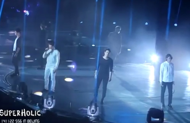 Su co san khau cua Heechul hinh anh