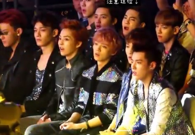 Bieu cam hai huoc tren guong mat cua EXO hinh anh