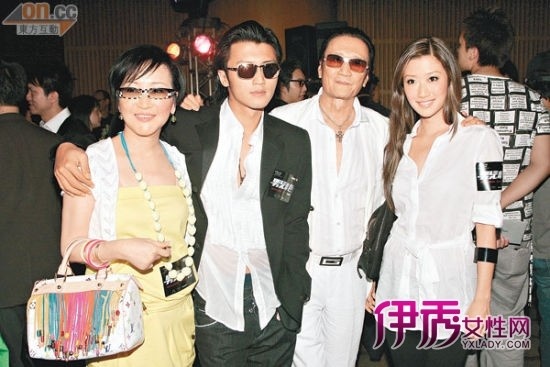 Gia đình họ Tạ toàn những ngôi sao lớn.