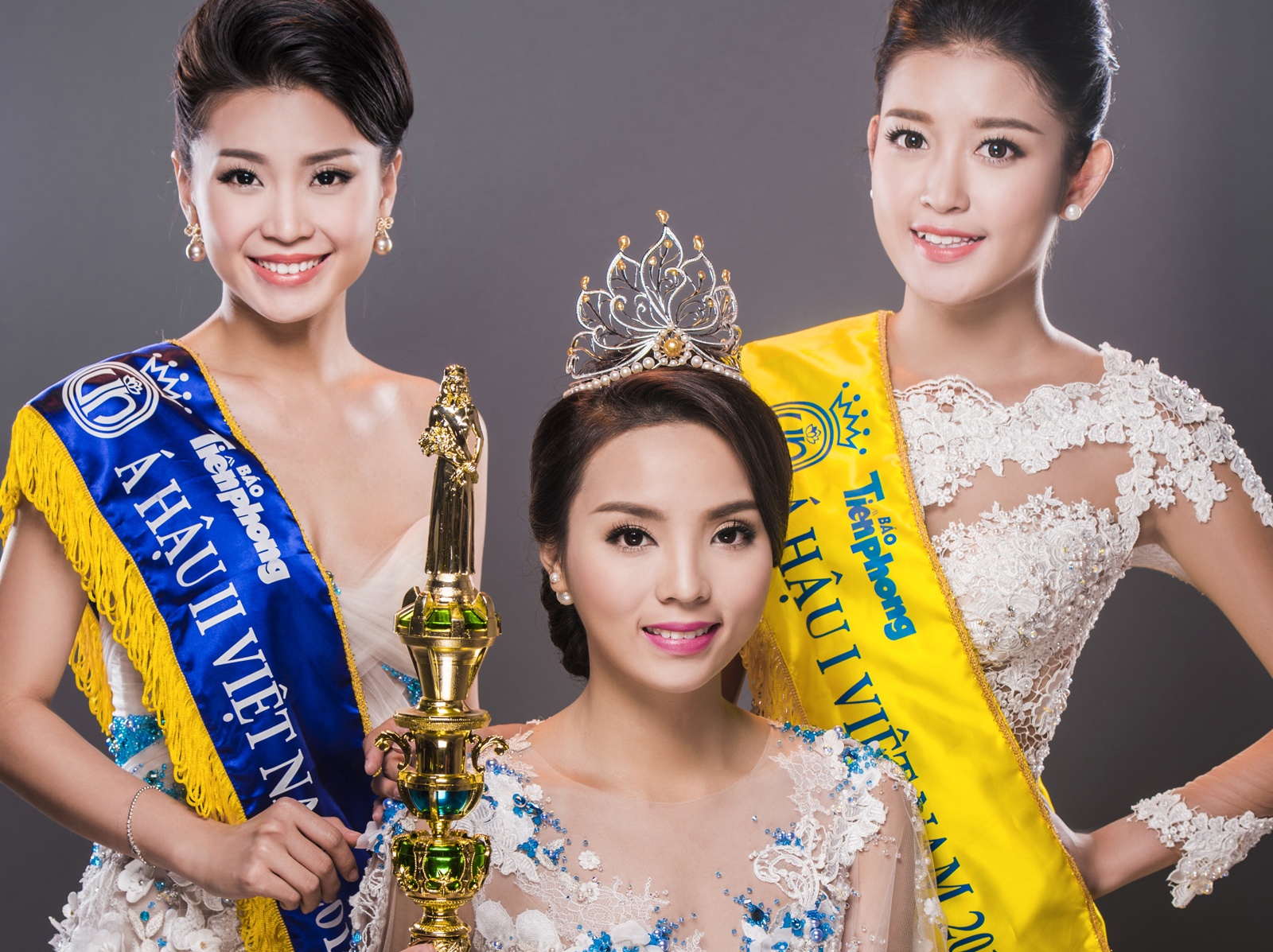 Hoa hau Ky Duyen cung 2 a hau khoe sac voi dam da hoi hinh anh