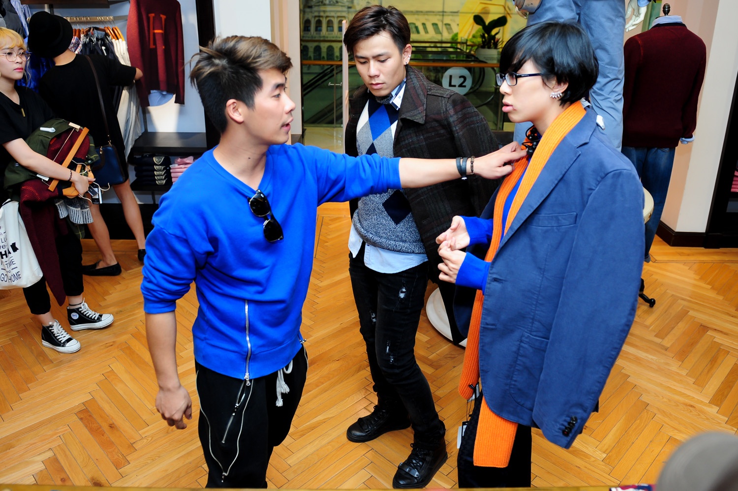 Top 15 Fashionista VN chon do cho thu thach Party Noel hinh anh