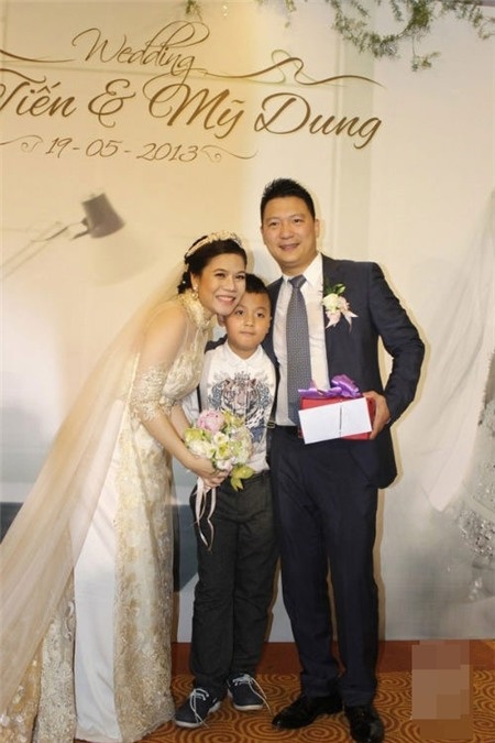 Mỹ Dung thân thiết với con trai riêng của chồng.