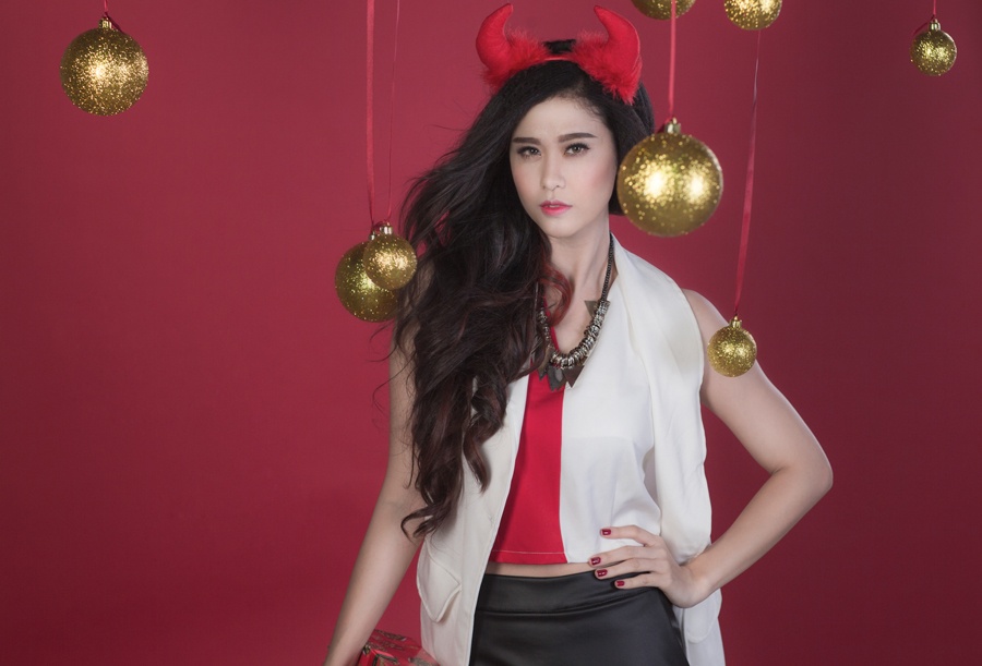 Truong Quynh Anh goi cam don Giang sinh hinh anh