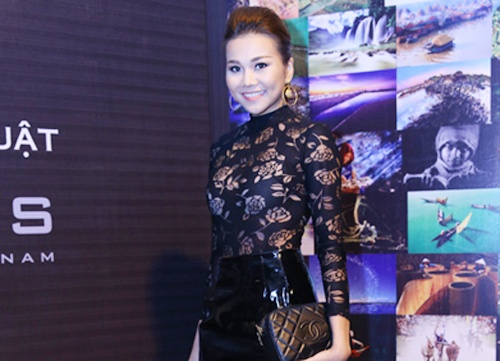 Thanh Hang dien ao voan xuyen thau dan dau top sao dep hinh anh