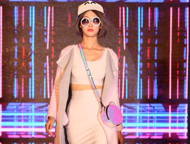 Thi sinh Fashionista VN cuc chat tren san khau chung ket hinh anh