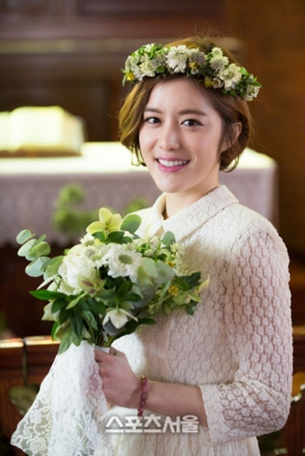 Yang Jin Sung dịu dàng, đáng yêu trong Bride of the Century.