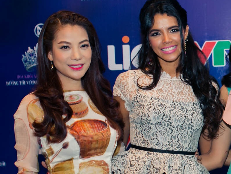 Truong Ngoc Anh tre trung do dang Hoa hau The gioi 2011 hinh anh