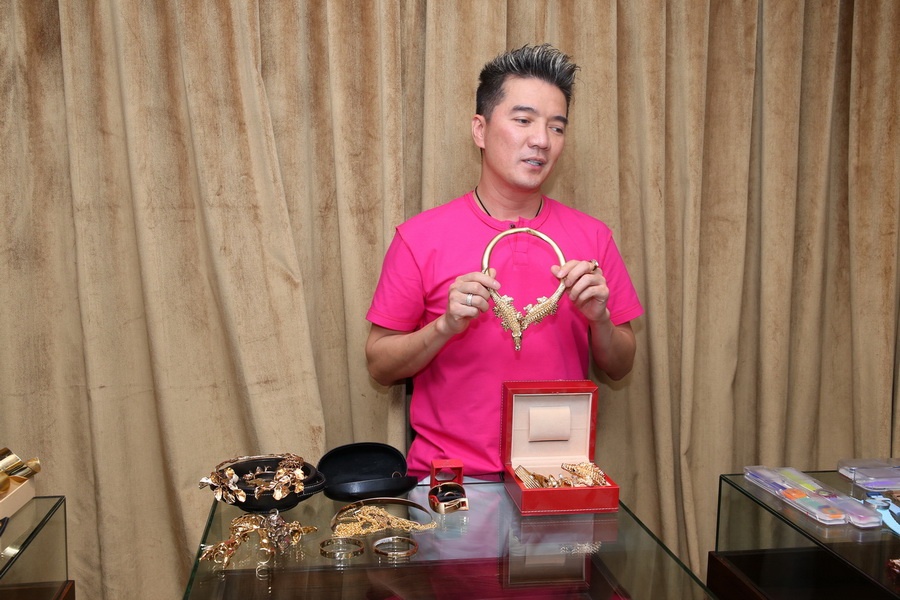 BST phu kien hang hieu doc khong dem xue cua Mr. Dam hinh anh