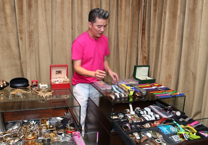 Mr Dam khoe bo phu kien hang hieu khung hinh anh