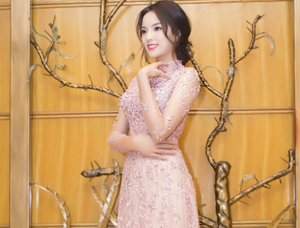 Hoa hau Ky Duyen dan dau top sao dep tuan qua hinh anh