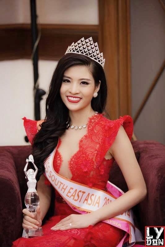 Người mẫu Phan Hoàng Thu - người đoạt giải Người đẹp Đông Nam Á tại cuộc thi Hoa hậu du lịch quốc tế.