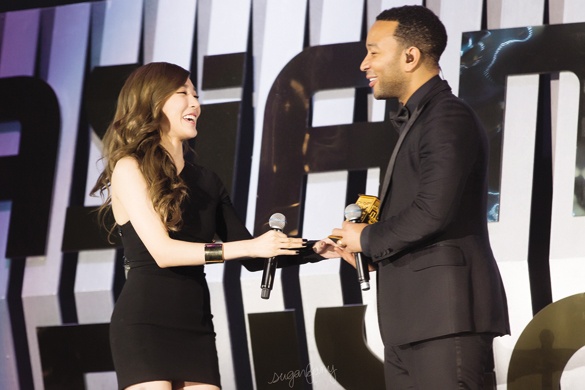 Tiffany (SNSD), Chen (EXO) va John Legend hinh anh