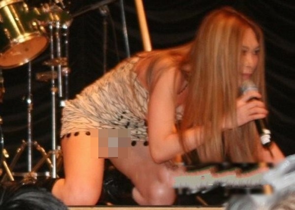 Mỹ Tâm không lường trước được “tai nạn” khi đang hết mình vì khán giả