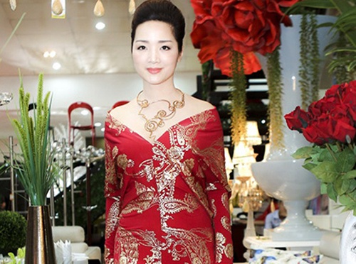 10 bo canh lac mot tren tham do su kien Vbiz hinh anh