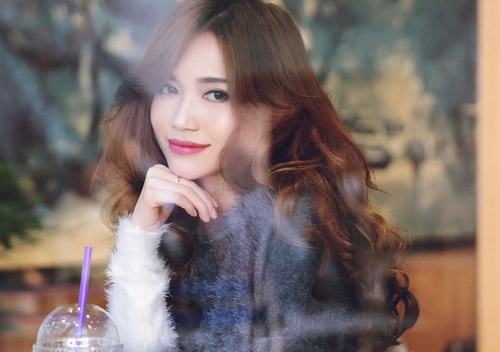 Si Thanh chuong phong cach khoe eo thon khi xuong pho hinh anh