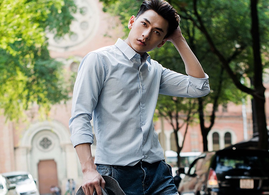 Isaac mac bui phui xuong pho ngay cuoi tuan hinh anh