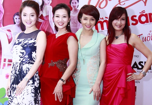 Dan sao Viet an van que mua tren tham do su kien tuan hinh anh