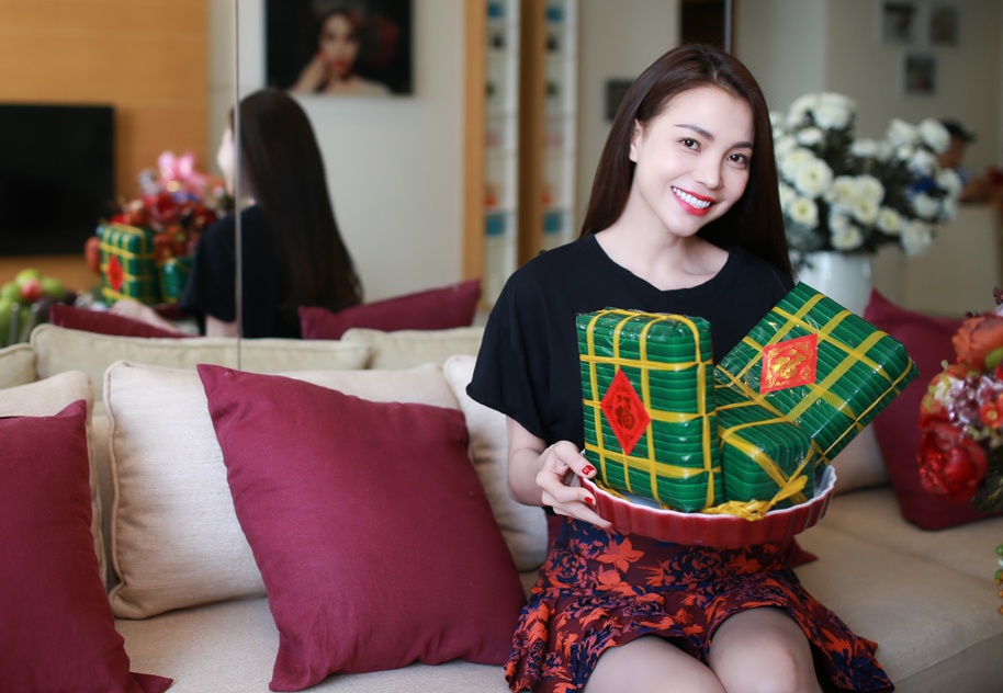 Tra Ngoc Hang hao huc trang hoang nha cua don Tet At Mui hinh anh