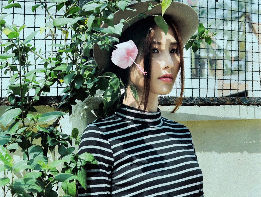 Street style dao pho ngay cuoi nam cua Diem My hinh anh