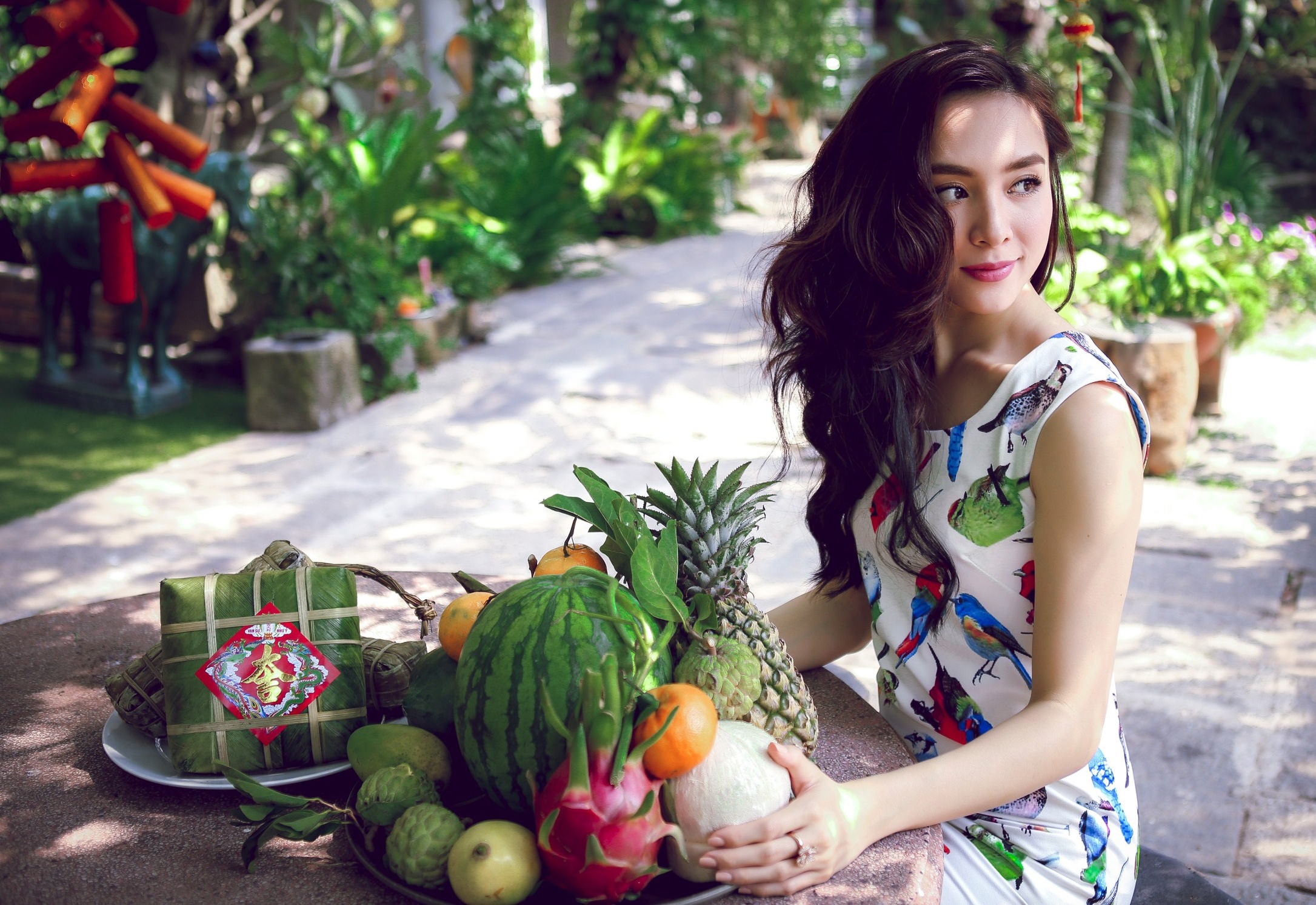 Tham nha vuon cua Duong Truong Thien Ly hinh anh