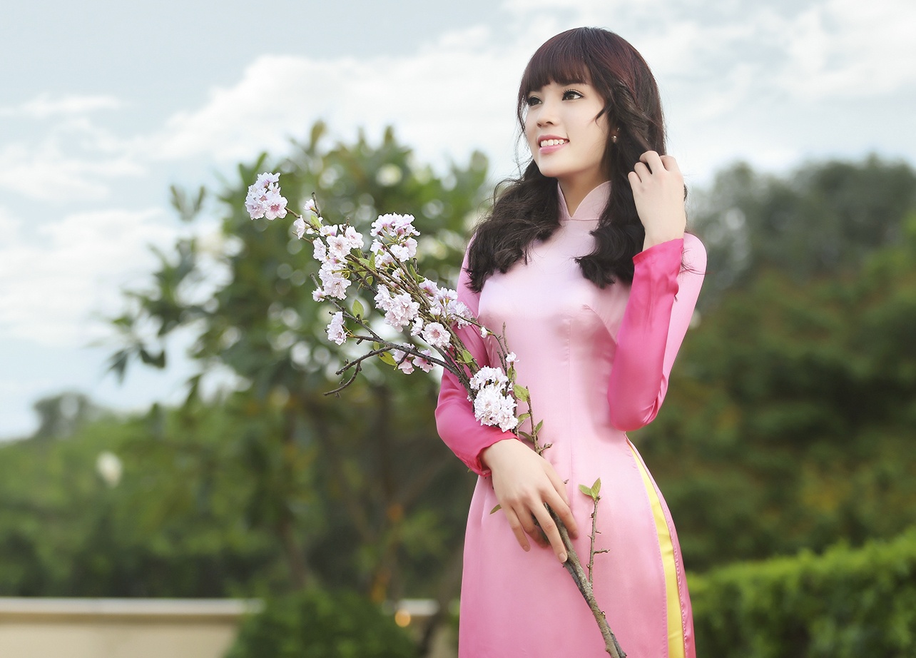 Hoa hau Ky Duyen dien ao dai pastel nhe nhang don Tet hinh anh