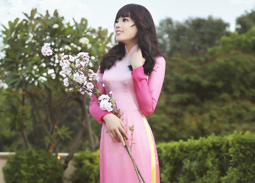 Chon ao dai du Xuan hop mot nhu my nhan showbiz Viet hinh anh