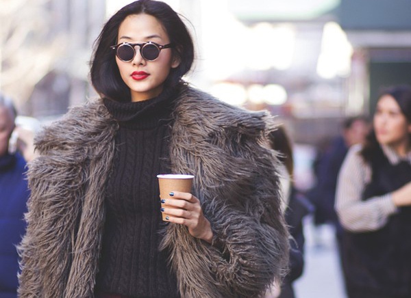 Hoang Thuy lot top 28 street style an tuong tai New York hinh anh