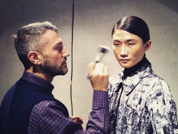 Kha My Van duoc chup anh cho tap chi danh tieng Vogue hinh anh