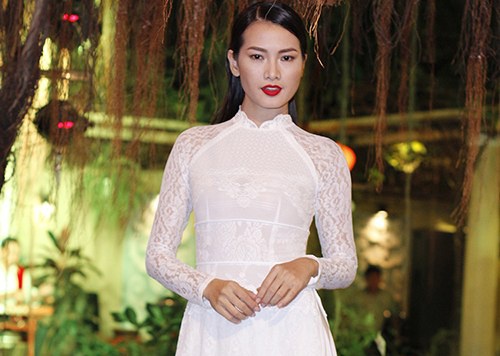 Nguoi dep Viet chuong mot ao dai trang du su kien hinh anh