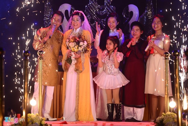 Gia dinh Thanh Thanh Hien vui hat tai dam cuoi hinh anh